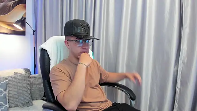 Tommas Jhonson online show from March 26, 3:27 am