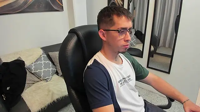 Tommas Jhonson online show from March 18, 3:53 am