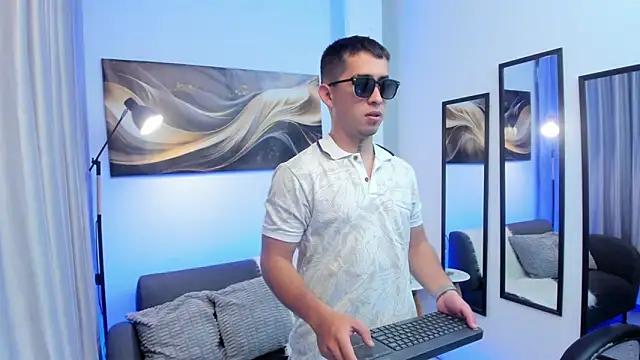 Tommas Jhonson online show from April 11, 3:58 am