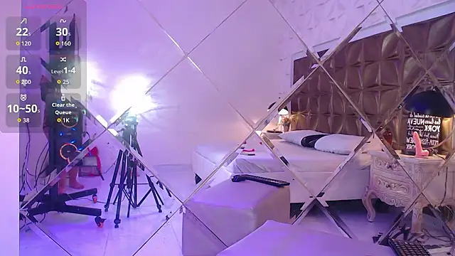 LunaJohns online show from March 13, 12:21 pm