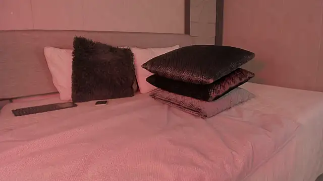 alicee clark  online show from March 27, 12:52 am