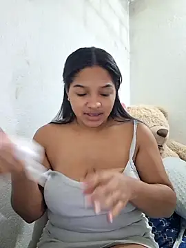 AnnaMil3J online show from February 28, 5:01 pm