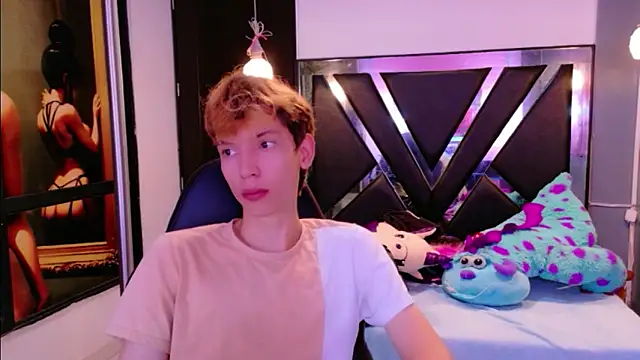 Snapshot of Liam_Green1 chatting on February 11, 12:05 pm Liam Green1 online show from February 11, 12:05 pm