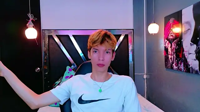 Snapshot of Liam_Green1 chatting on February 12, 12:16 pm Liam Green1 online show from February 12, 12:16 pm