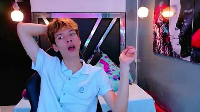 Snapshot of Liam_Green1 chatting on February 9, 11:52 am Liam Green1 online show from February 9, 11:52 am