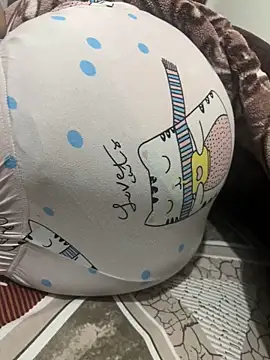 unicornbabe23 online show from May 10, 11:39 pm