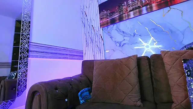 Thiana Rogers online show from March 16, 8:44 pm