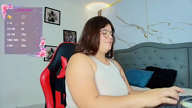 Snapshot of Nina_rouge77 chatting on February 9, 7:12 pm Nina rouge77 online show from February 9, 7:12 pm