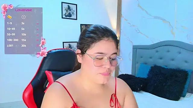 Snapshot of Nina_rouge77 chatting on February 23, 12:06 pm Nina rouge77 online show from February 23, 12:06 pm