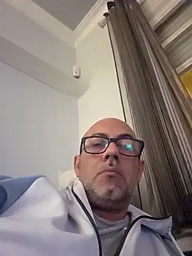 pareja47 online show from May 9, 8:12 pm