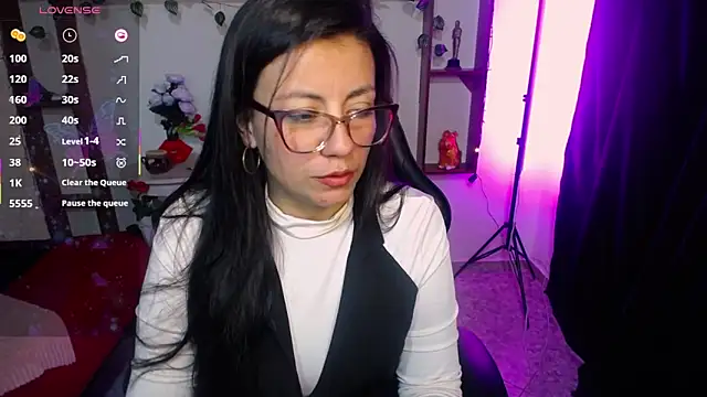 QueenRose94 online show from March 4, 12:24 pm