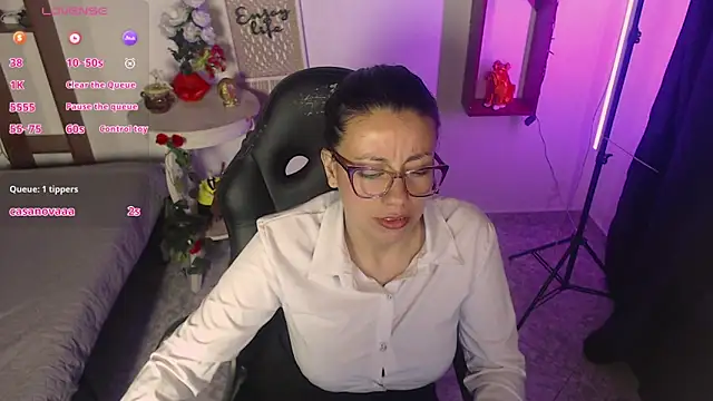 QueenRose94 online show from April 9, 12:44 pm