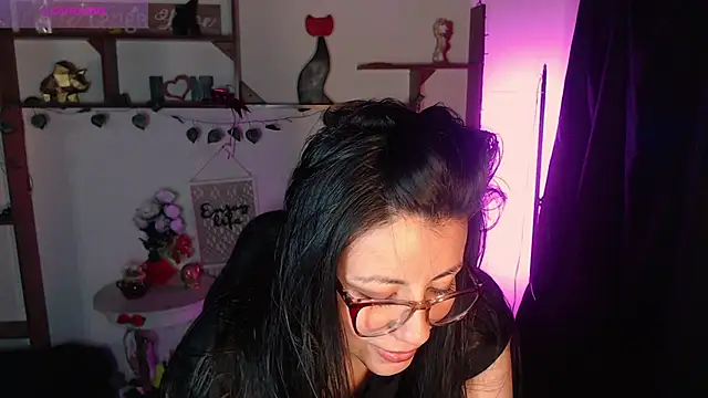 QueenRose94 online show from April 6, 11:33 am