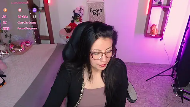 QueenRose94 online show from March 17, 1:03 pm