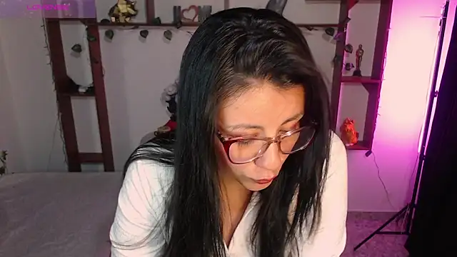 QueenRose94 online show from March 31, 1:24 pm