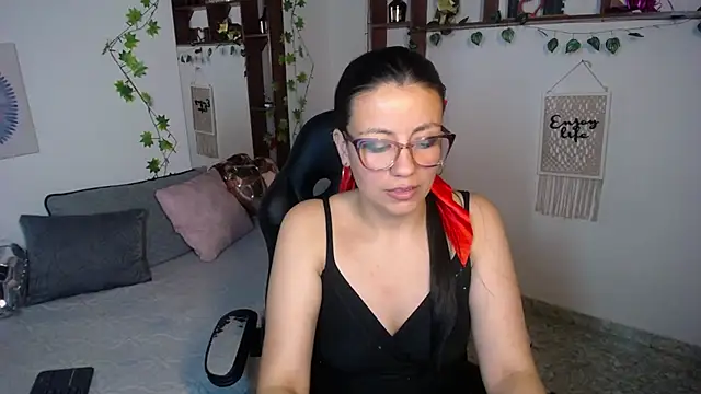 QueenRose94 online show from February 21, 2:52 pm