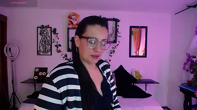 QueenRose94 online show from March 6, 12:55 pm