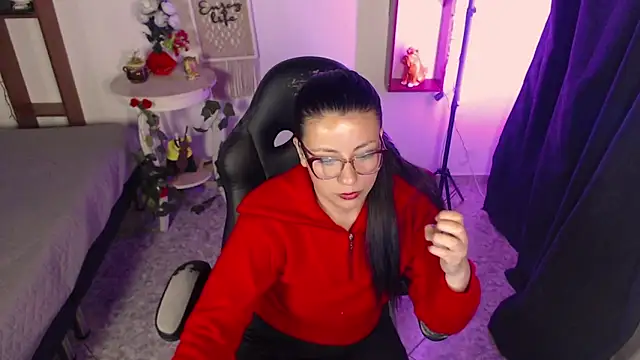 QueenRose94 online show from April 10, 1:40 pm