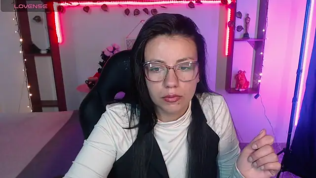 QueenRose94 online show from March 18, 12:19 pm