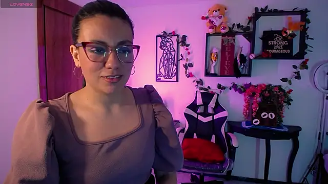 QueenRose94 online show from February 13, 12:49 pm