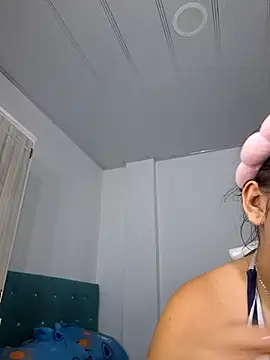 Snapshot of Wild_lilhyy chatting on May 30, 10:04 pm Wild lilhyy online show from May 30, 10:04 pm