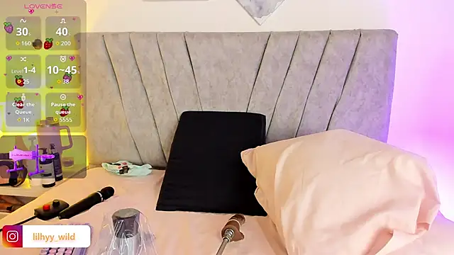 Wild lilhyy online show from April 3, 10:27 pm