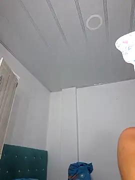 Snapshot of Wild_lilhyy chatting on June 1, 10:20 pm Wild lilhyy online show from June 1, 10:20 pm