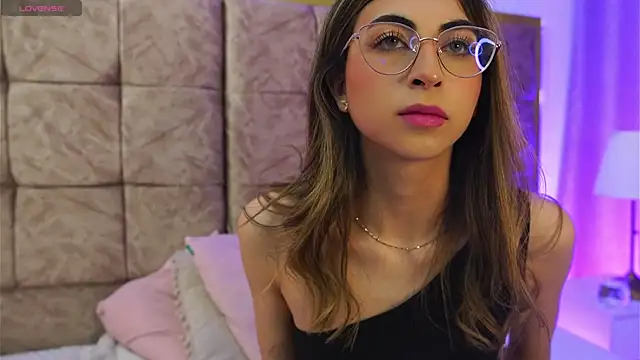 EmmaClark   online show from March 21, 1:15 pm