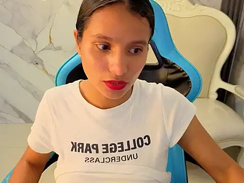 Cataleya23 a online show from April 9, 8:15 pm