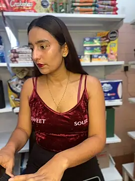 -BabyLuna online show from April 7, 12:18 pm