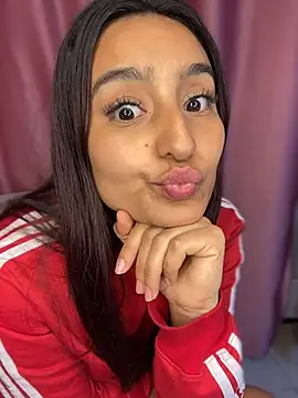 -BabyLuna online show from March 28, 9:43 am