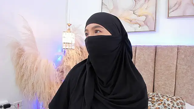 Snapshot of Yaasmin_ chatting on February 10, 7:02 pm Yaasmin online show from February 10, 7:02 pm