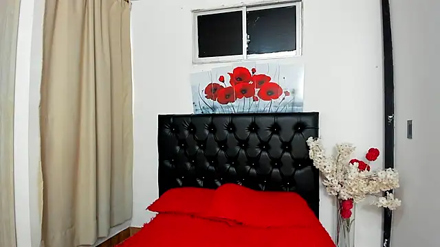 Snapshot of Kitty_f00x chatting on July 15, 12:56 pm Kitty f00x online show from July 15, 12:56 pm