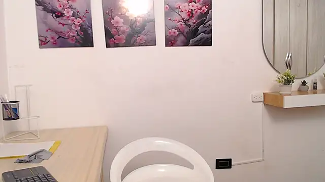 Kitty f00x online show from March 7, 7:19 pm