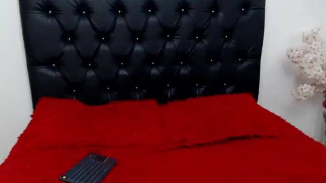 Kitty f00x online show from February 12, 8:19 pm