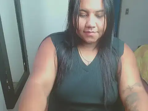 naomyandpablot online show from May 26, 9:35 pm