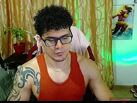 Snapshot of Logan0626 chatting on July 8, 12:39 pm Logan0626 online show from July 8, 12:39 pm