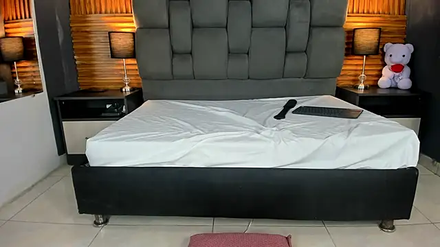 Snapshot of _MilaRose_ chatting on February 26, 7:47 pm MilaRose online show from February 26, 7:47 pm