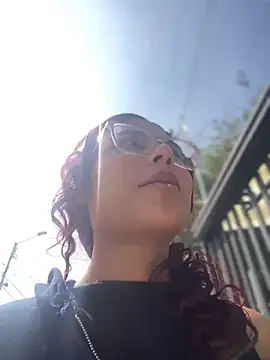 Rylia online show from March 14, 2:23 pm