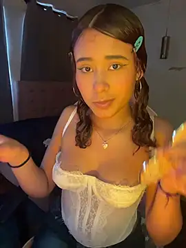 Rylia online show from April 4, 2:12 pm