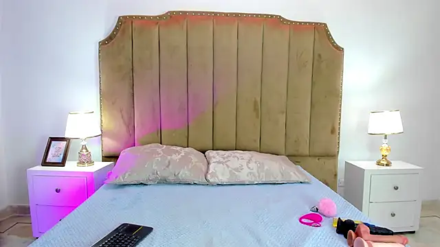 Alessiia Moon online show from May 7, 1:47 pm
