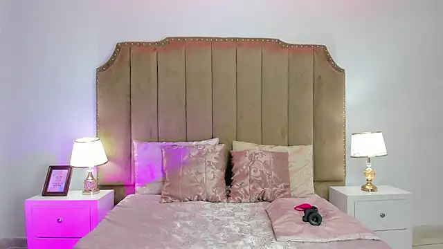 Alessiia Moon online show from March 13, 1:16 pm