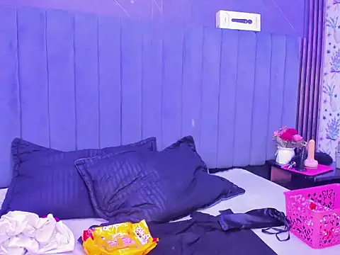 TiffanyDream8 online show from April 16, 9:26 pm