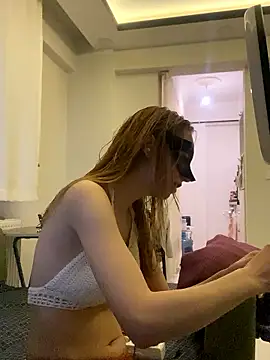 seluna baby online show from April 3, 8:15 pm