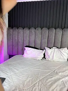 Nanda vixen  online show from March 24, 12:21 am