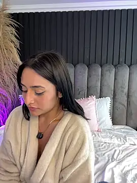 Snapshot of Nanda_vixen_ chatting on May 28, 8:11 am Nanda vixen online show from May 28, 8:11 am