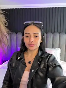 Snapshot of Nanda_vixen_ chatting on May 23, 7:02 pm Nanda vixen online show from May 23, 7:02 pm