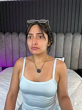 Nanda vixen  online show from March 30, 3:08 am