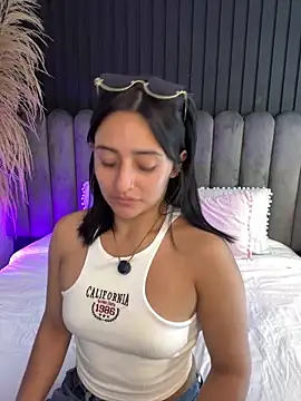 Snapshot of Nanda_vixen_ chatting on June 2, 11:05 pm Nanda vixen online show from June 2, 11:05 pm