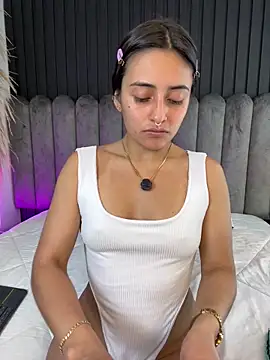 Nanda vixen  online show from April 7, 11:28 pm